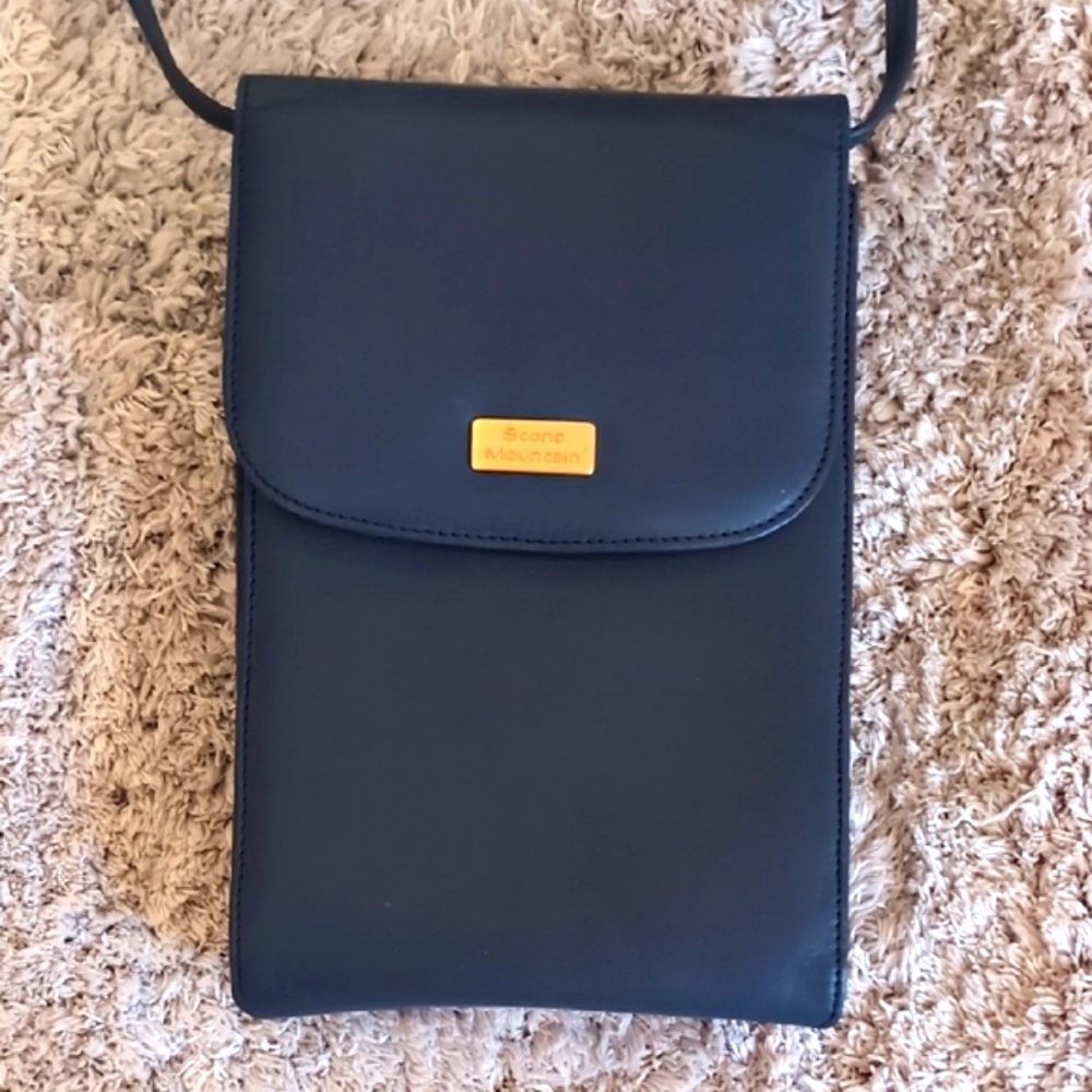 Stone Mountain Accessories Black Crossbody Bag